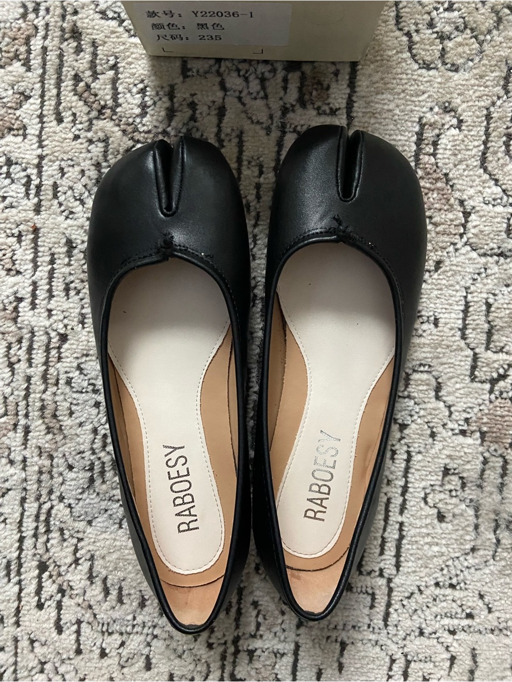 RABOESY Women's Black Split-Toe Comfortable Flats